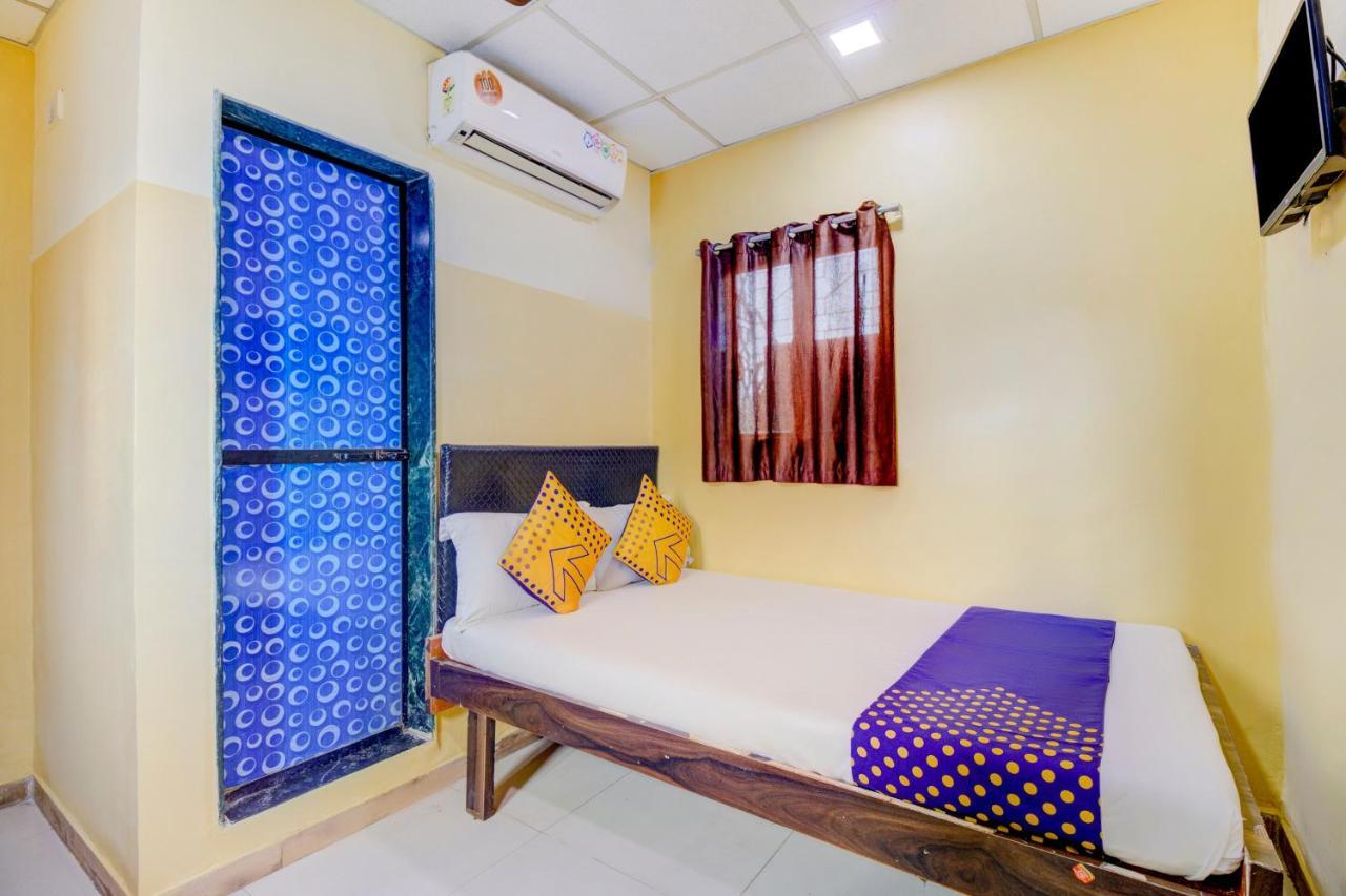 Oyo 70661 Hotel Al Makkah Managed By Hotel Paris Mumbai Exterior foto